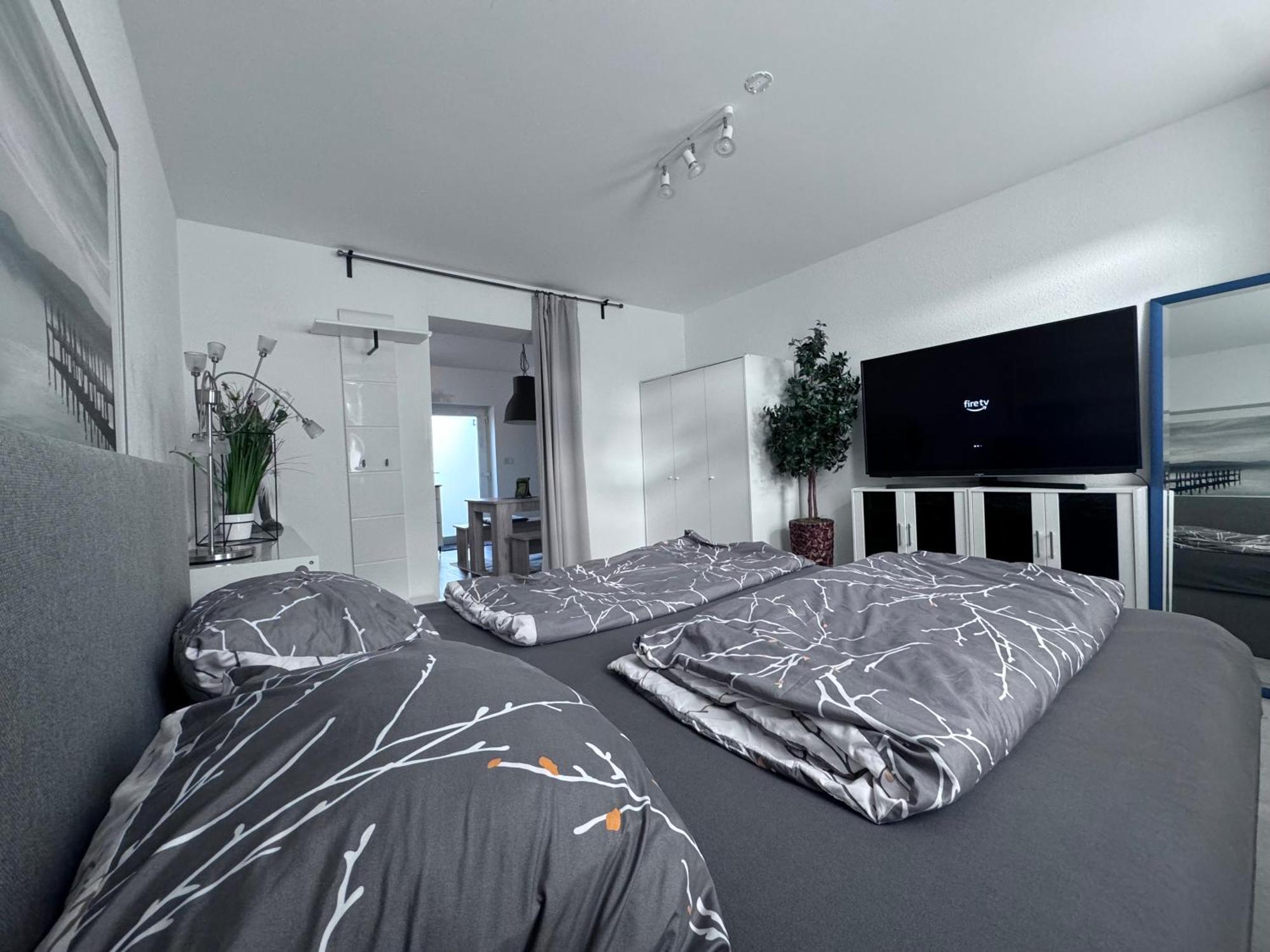 Barrierefrei - 24Std-Check-In Kontaktlos - Kingsize Bed - W-Lan - Parkplatz W 3 Bückeburg Exterior foto